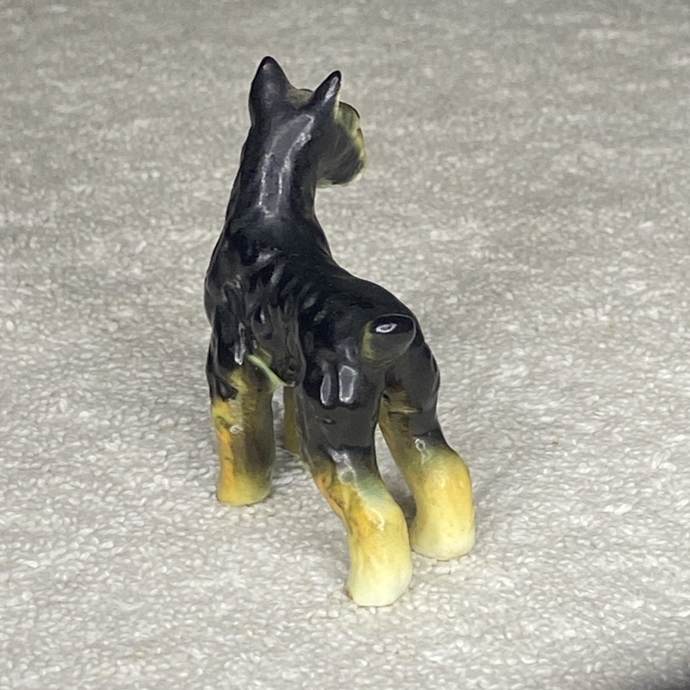Vintage Schnauzer Figurine with Black and Tan Coloring NO CHIPS (3in) - Picture 4 of 6